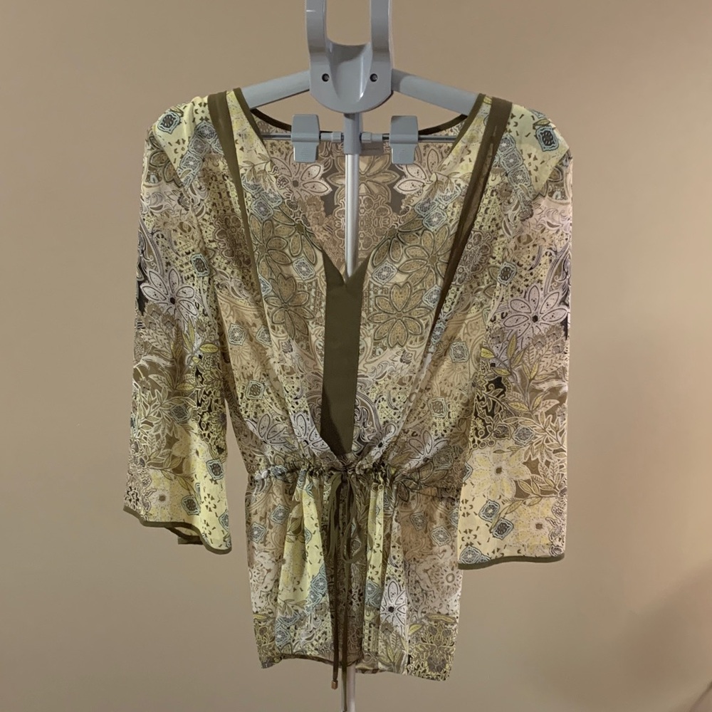 New York & Company Semi Sheer Floral Top X-Large